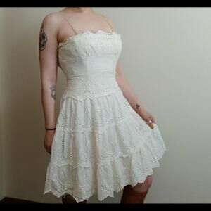 Lacy sleeveless white milkmaid dress, size‎ 6
